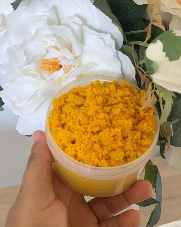 Turmeric Brightening Scrub